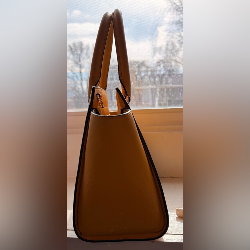 💛 Michael Kors Selma Medium Satchel – Yellow / Saffiano Leather 💛 - Picture 7 of 16